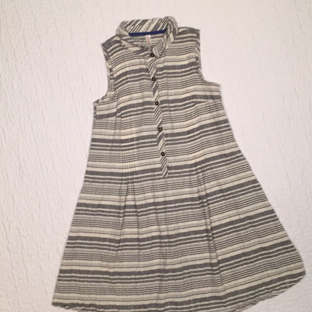Cream + Blue Sleeveless Shift Dress